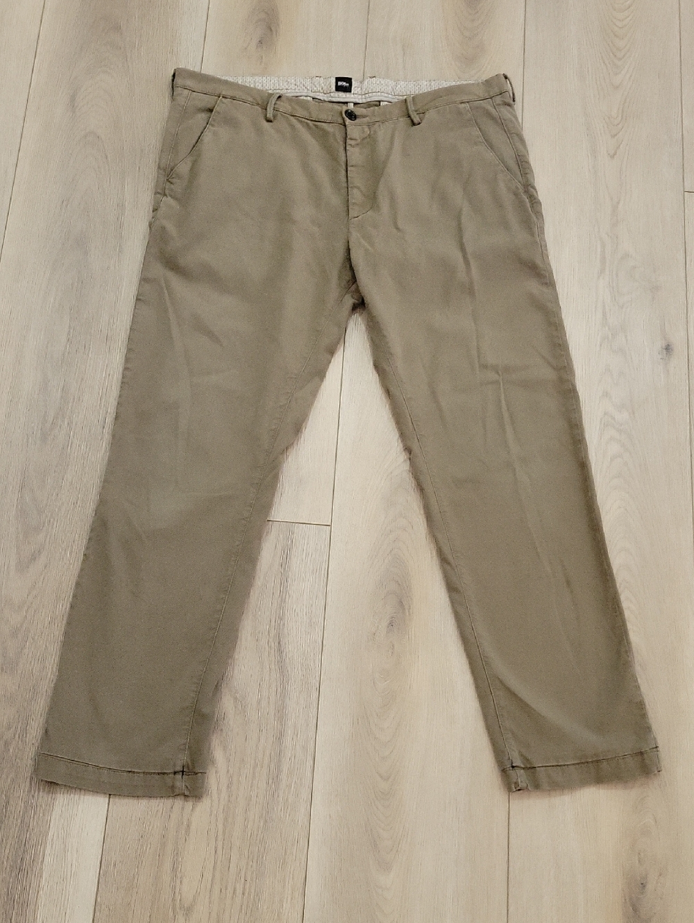 Hugo Boss Men's Chinos in Light Khaki